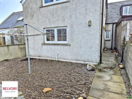 3 bedroom Terraced House to let in Gate Street, Embo, Highland, IV25