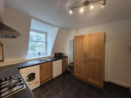 2 bedroom Flat to let in Reay Street, Crown, Inverness, IV2