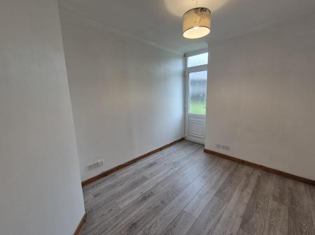 2 bedroom Flat to let in Hill street, Crown, Inverness, IV2