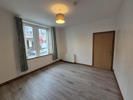 2 bedroom Flat to let in Hill street, Crown, Inverness, IV2