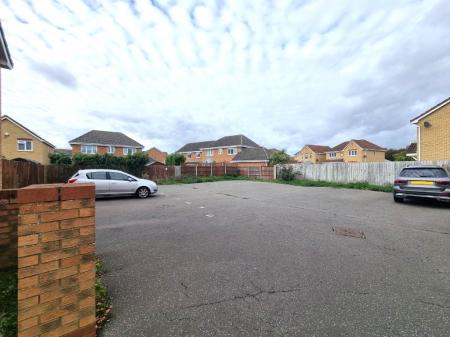 2 bedroom End of terrace house for sale in Bishop Mews, Ipswich, IP8