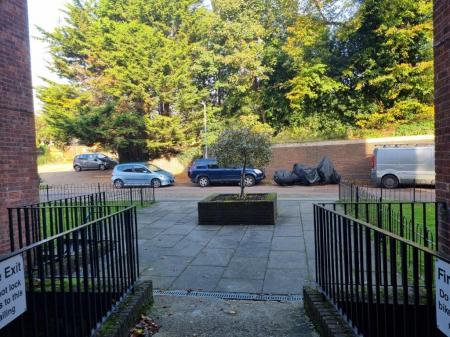 2 bedroom Flat for sale in Burnham Lodge, Oakstead Close, Ipswich, IP4