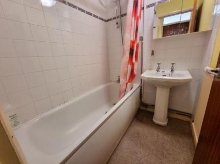 2 bedroom Flat for sale in Burnham Lodge, Oakstead Close, Ipswich, IP4