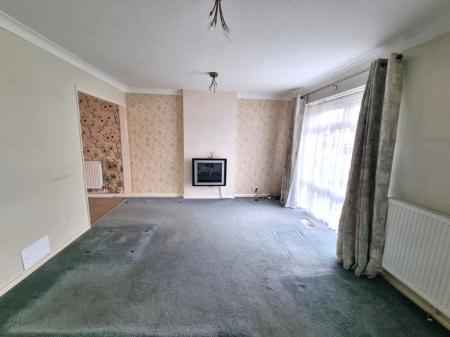 3 bedroom Semi-detached house for sale in Chatsworth Crescent, Ipswich, IP2