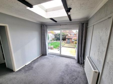 3 bedroom Semi-detached house for sale in Chatsworth Crescent, Ipswich, IP2