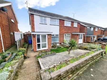 3 bedroom Semi-detached house for sale in Chatsworth Crescent, Ipswich, IP2