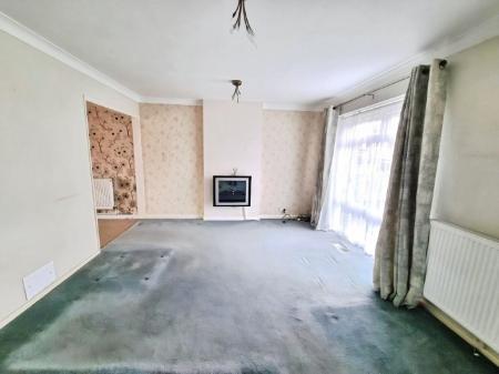 3 bedroom Semi-detached house for sale in Chatsworth Crescent, Ipswich, IP2