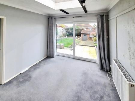 3 bedroom Semi-detached house for sale in Chatsworth Crescent, Ipswich, IP2