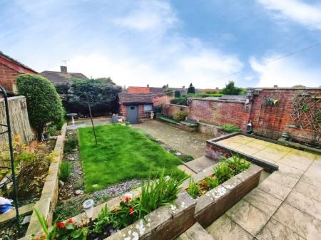 3 bedroom Semi-detached house for sale in Chatsworth Crescent, Ipswich, IP2