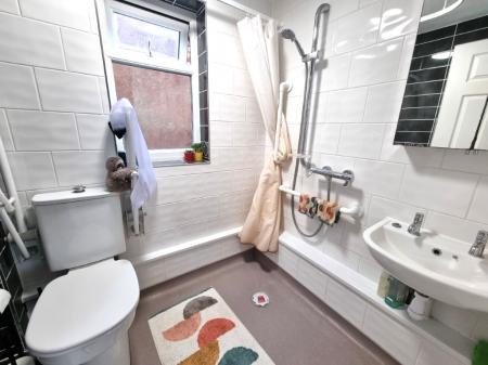 3 bedroom End of terrace house for sale in Coltsfoot Road, Ipswich, IP2