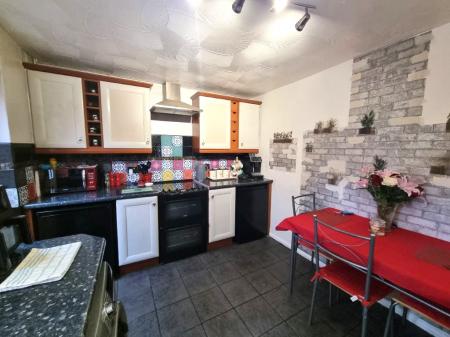 3 bedroom End of terrace house for sale in Coltsfoot Road, Ipswich, IP2