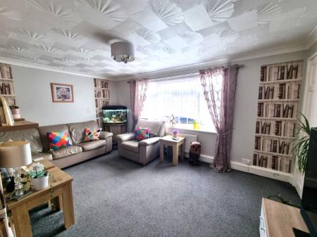 3 bedroom End of terrace house for sale in Coltsfoot Road, Ipswich, IP2