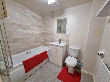 2 bedroom Ground floor flat for sale in Compair Crescent, Ipswich, IP2