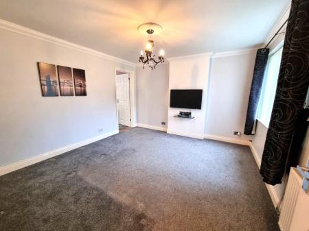 4 bedroom Semi-detached house for sale in Lanercost Way, Ipswich, IP2