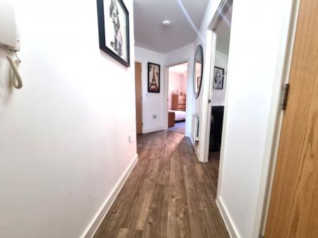 2 bedroom Flat for sale in Meridian Rise, Ipswich, IP4