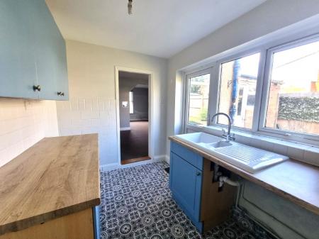 3 bedroom Semi-detached house for sale in Newton Road, Ipswich, IP3