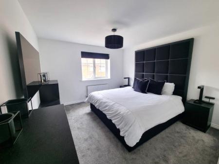 5 bedroom Detached house for sale in Nigel Way, Trimley St Martin, IP11