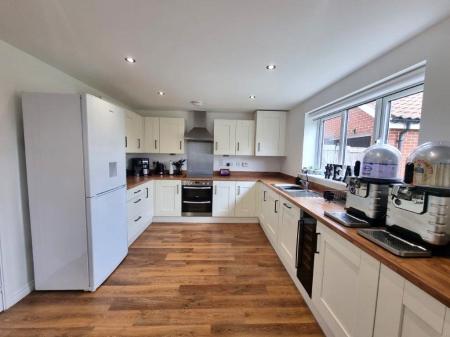 5 bedroom Detached house for sale in Nigel Way, Trimley St Martin, IP11