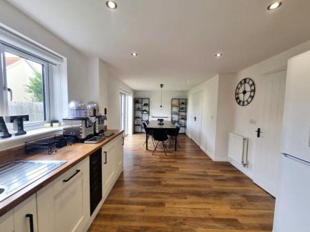 5 bedroom Detached house for sale in Nigel Way, Trimley St Martin, IP11