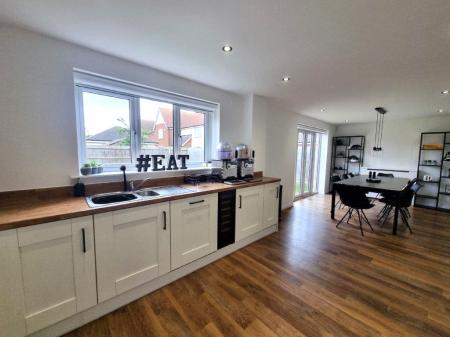 5 bedroom Detached house for sale in Nigel Way, Trimley St Martin, IP11