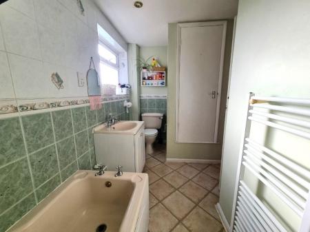 3 bedroom Semi-detached house for sale in Thornhill Road, Claydon, IP6