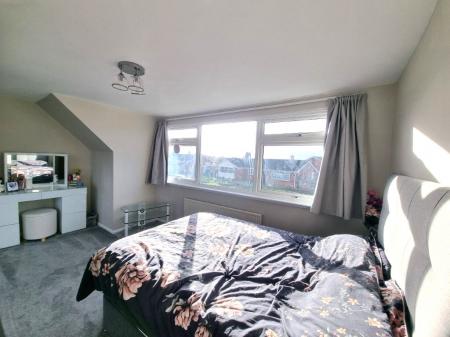 3 bedroom Semi-detached house for sale in Thornhill Road, Claydon, IP6