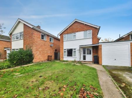 St Peters Close, Henley, IP6