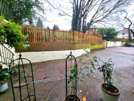 2 bedroom Apartment for sale in Belstead Avenue, Ipswich, IP2