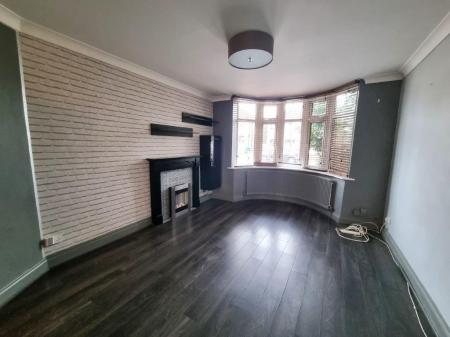 3 bedroom Semi-detached house to let in Avondale Road, Ipswich, IP3