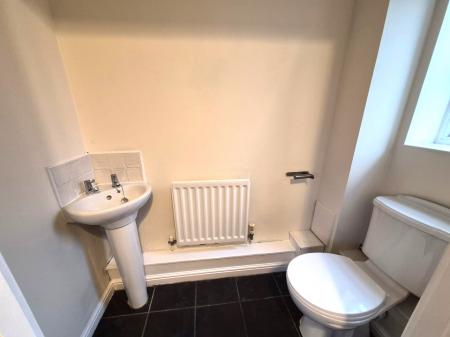 6 bedroom Town house to let in Ravenswood Avenue, Ravenswood, Ipswich, IP3