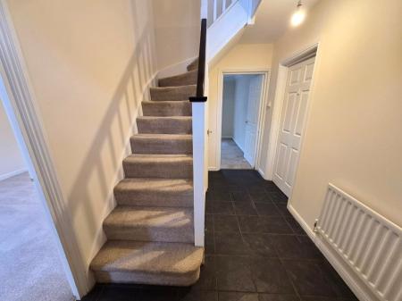 6 bedroom Town house to let in Ravenswood Avenue, Ravenswood, Ipswich, IP3