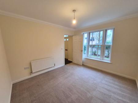 6 bedroom Town house to let in Ravenswood Avenue, Ravenswood, Ipswich, IP3
