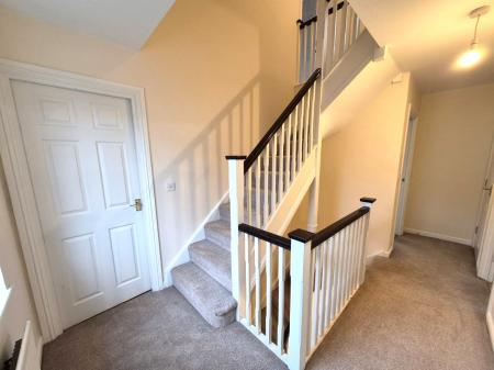 6 bedroom Town house to let in Ravenswood Avenue, Ravenswood, Ipswich, IP3