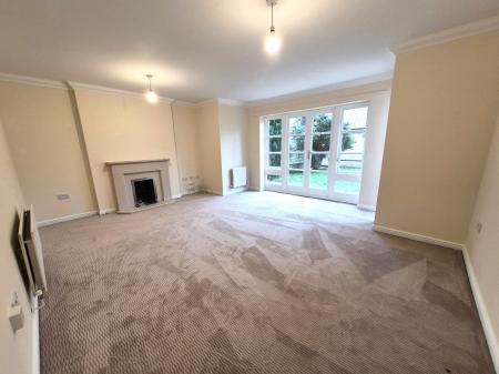 6 bedroom Town house to let in Ravenswood Avenue, Ravenswood, Ipswich, IP3