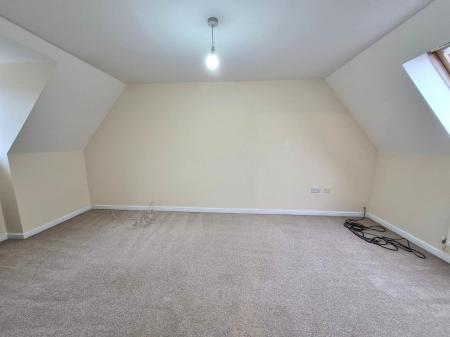 6 bedroom Town house to let in Ravenswood Avenue, Ravenswood, Ipswich, IP3