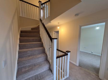 6 bedroom Town house to let in Ravenswood Avenue, Ravenswood, Ipswich, IP3