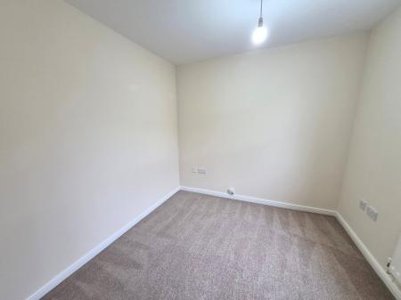 6 bedroom Town house to let in Ravenswood Avenue, Ravenswood, Ipswich, IP3