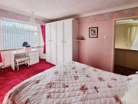 3 bedroom Semi-detached house for sale in Worcester Road, Ipswich, IP3