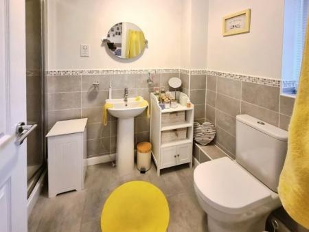 3 bedroom Semi-detached house for sale in Sandy Close, Great Blakenham, IP6