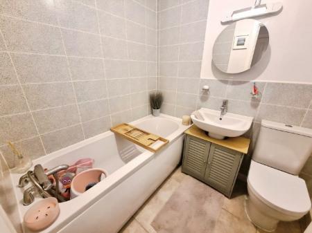 3 bedroom Semi-detached house for sale in Sandy Close, Great Blakenham, IP6