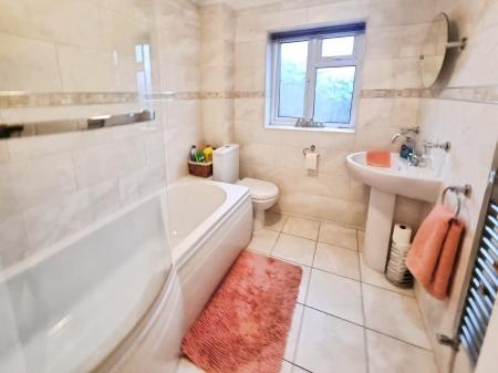 3 bedroom Detached house for sale in Weavers Way, Barham, IP6