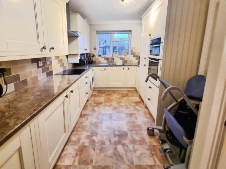 3 bedroom Detached house for sale in Weavers Way, Barham, IP6