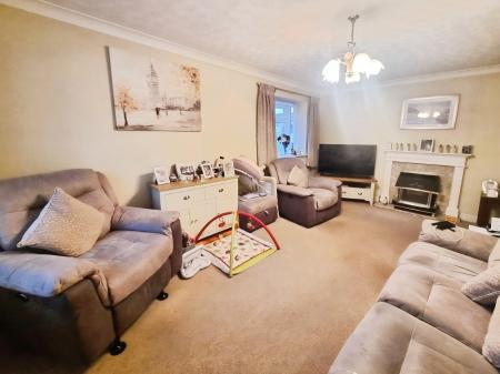 3 bedroom Detached house for sale in Weavers Way, Barham, IP6