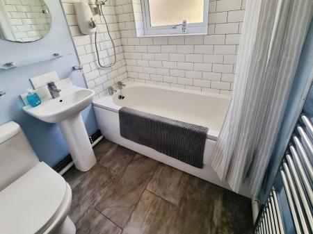 3 bedroom Semi-detached house for sale in Wigmore Close, Ipswich, IP2