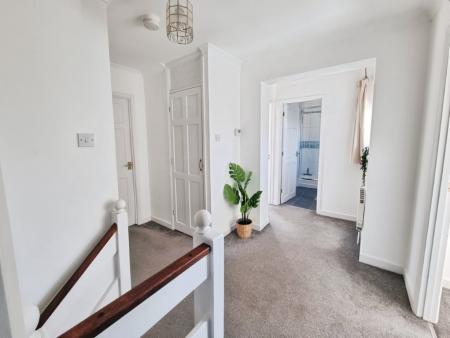 4 bedroom Detached house for sale in St Peters Close, Henley, IP6