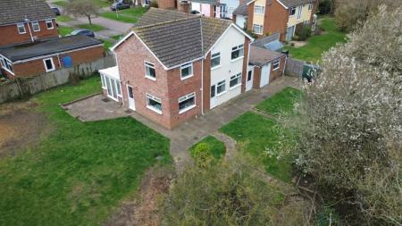 4 bedroom Detached house for sale in St Peters Close, Henley, IP6