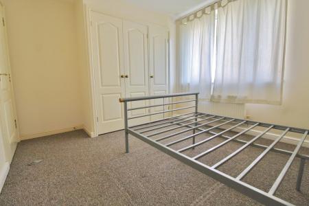 2 bedroom Flat to let in Firmin Close, Ipswich, IP1