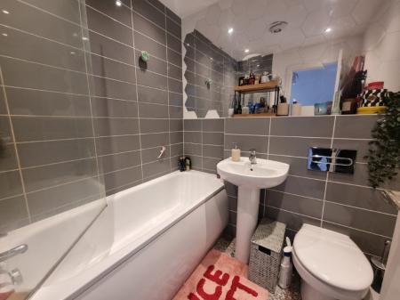 2 bedroom Terraced House for sale in Limestone Close, Great Blakenham, IP6