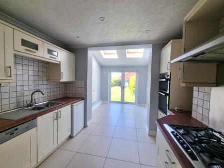 3 bedroom Semi-detached house for sale in Foxhall Road, Ipswich, IP3