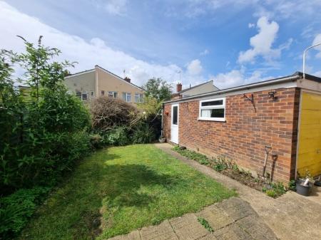 3 bedroom Semi-detached house for sale in Meadowvale Close, Ipswich, IP4